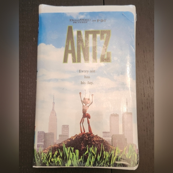 New Sealed Antz Movie DreamWorks VHS TAPE 1998 Vintage Rare - Picture 1 of 8